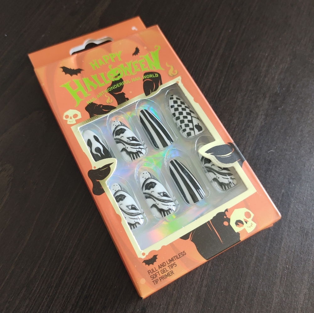 NEW Halloween Themed Press-On Nails with glue